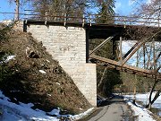 Pravoben opra mostu v Laziti