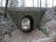 Opravený kamenný most v km 17,680