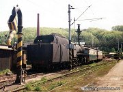 Ještě řadu let po ukočení parního provozu bylo možné ve vršovickém depu spatřit několik parních lokomotiv, které sloužily jako vytápěcí kotle. Většinou se jednalo o jedny z posledních strojů, které se udržely v pravidelném provozu. Po jejich vyřazení pak byly používány právě jako vytápěcí kotle. Snímek z roku 1993 zachycuje jednu z původních parních lokomotiv řady 556.0.